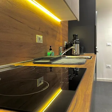 Charming And Bright Center Appartamento Tirana