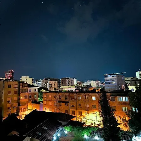 Charming And Bright Center Apartament Tirana